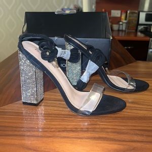Brand new fashion nova heels , runs like a 6 1/7 very cute